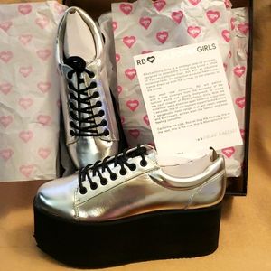 NWT -- Rocket Dog - Acid Rock Little Gem